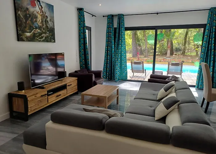 Magnifique Avec Piscine * ביסקארוס